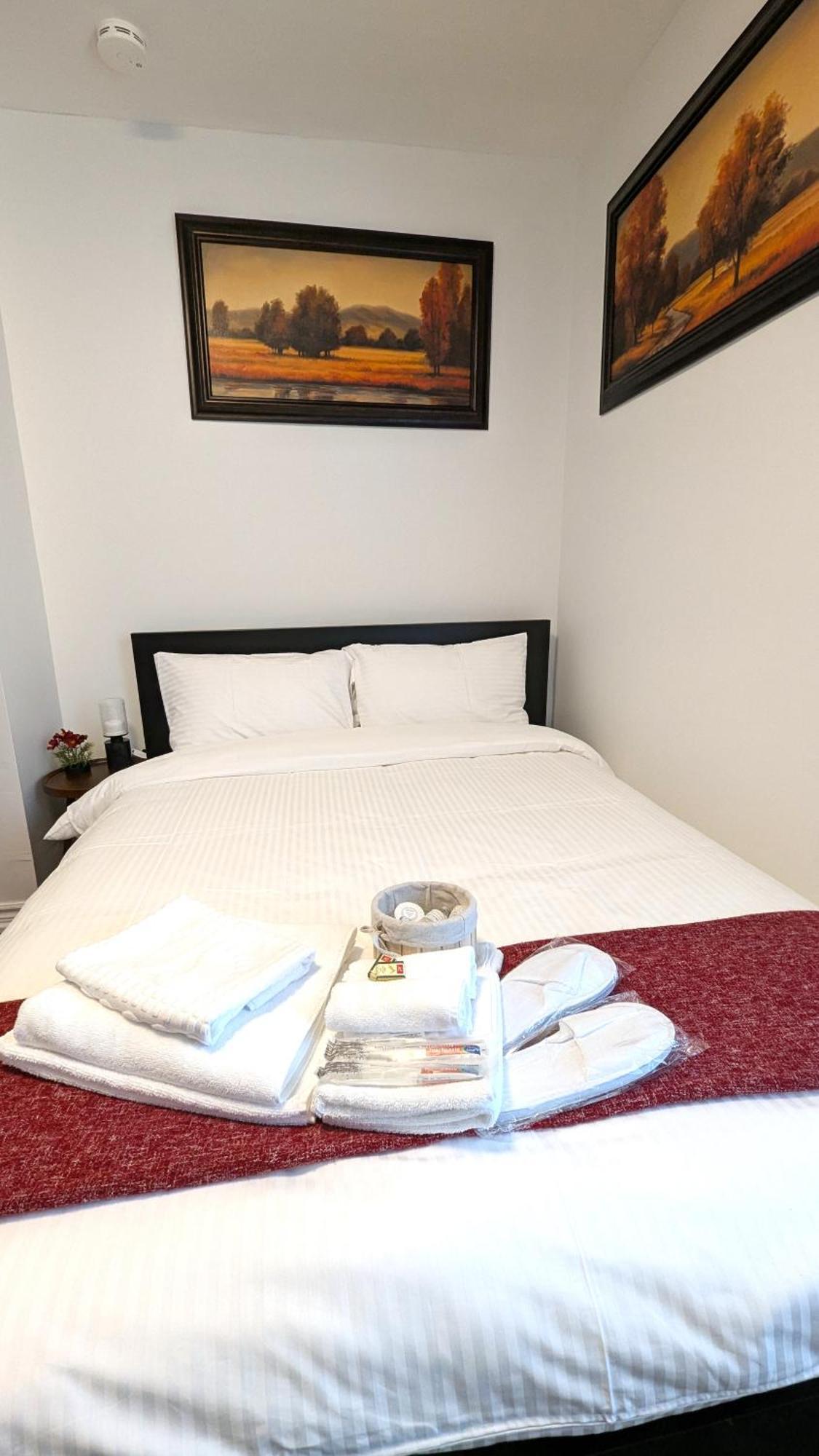 Cozy Room With Private Kitchen, Private Bathroom Toronto Ngoại thất bức ảnh